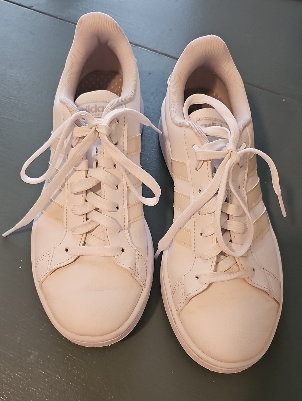 Adidas Women's White Casual Sneakers. Like New Size 8.5